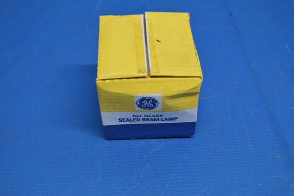 G.E. 4572 ,PAR46,150W Incandescent Sealed Beam Floodlight  NSN: 6240-00-295-2421