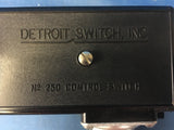 NOS Detroit Switch Pressure Switch for Gas or Liquid NSN:5930-00-184-7641 Model:2505670RB3