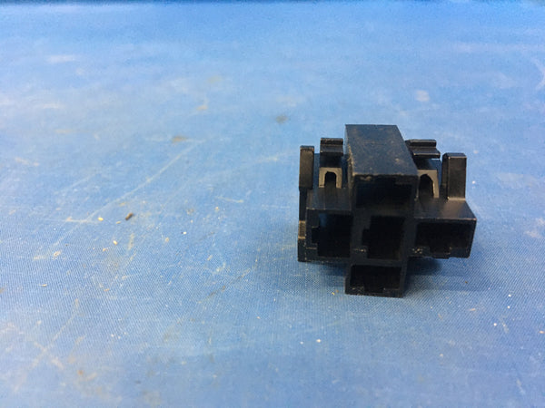 Daimler 006-545-07-28 Electrical Plug Connector Body NSN:5935-01-296-8744