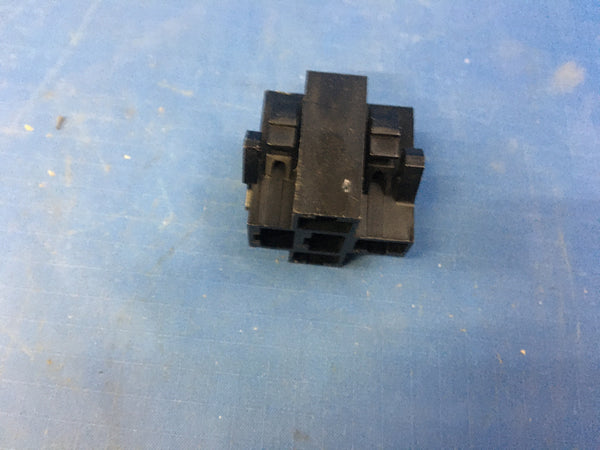 Daimler 006-545-07-28 Electrical Plug Connector Body NSN:5935-01-296-8744