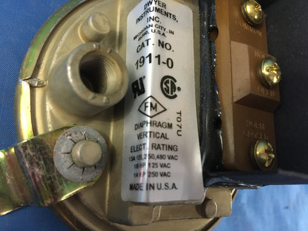 Dwyer 1900 Series Pressure Switch Model:1911-0