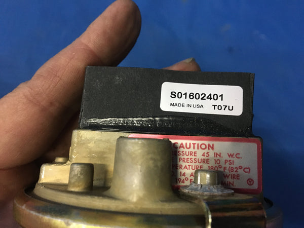 Dwyer 1900 Series Pressure Switch Model:1911-0
